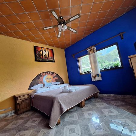 Hotel Posada Casa Las Gaviotas 테포츨란 외부 사진