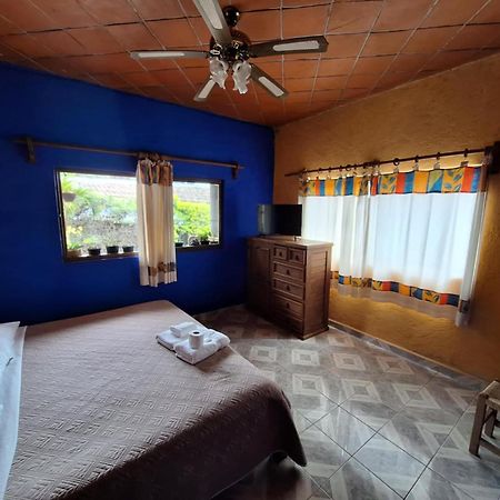 Hotel Posada Casa Las Gaviotas 테포츨란 외부 사진